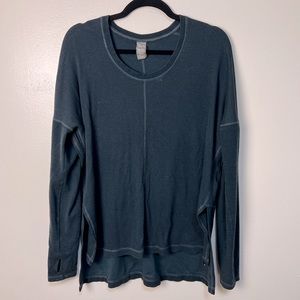 Mountain Hardwear split seam thermal waffle top sz XL